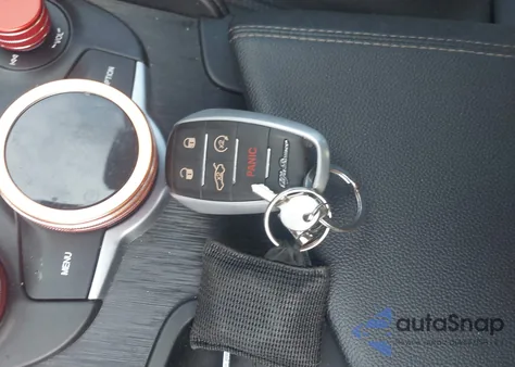 2019 Alfa Romeo Giulia Awd z USA, uszkodzony, nr VIN ZARFANAN5K7605825